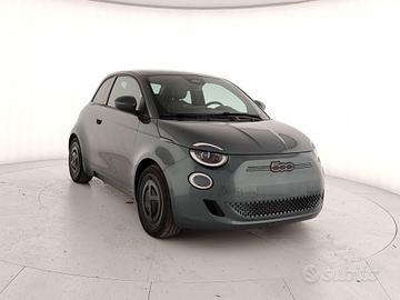 Fiat 500e Berlina 42 kWh Giorgio Armani