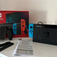 Nintendo Switch completa di accessori