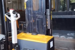 TRANSPALLET CATERPILLAR NSP12