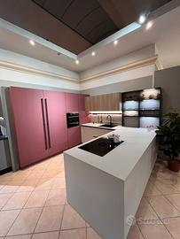 CUCINA ANGOLARE CON PENISOLA MODELLO COLIBRÌ