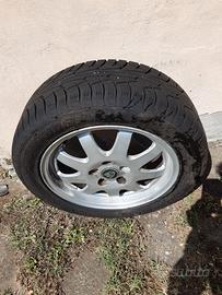 4 ruote cerchi Jaguar originali e gomme 205 55 16R