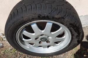 4 ruote cerchi Jaguar originali e gomme 205 55 16R