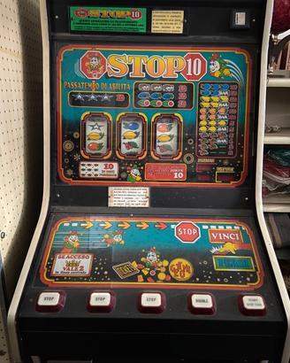 SLOT MACCHINE A GETTONI ANNI 90