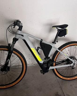 Bici Elettrica Cube Reaction Hybrid pro