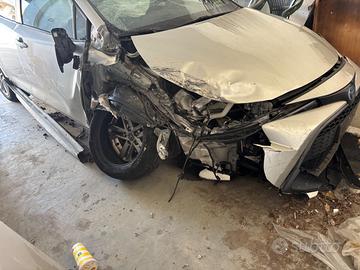 Toyota Corolla 1.8 H Active My 19-20