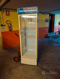 vetrina frigo per bibite 