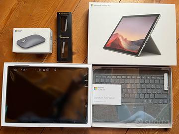 Surface pro 7 con accessori tastiera penna mouse