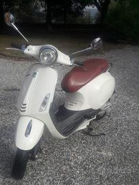 Vespa 50 Primavera Bianco