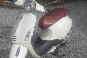 Vespa 50 Primavera Bianco