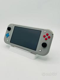 Switch Lite Grigia – Edizione Zacian & Zamazenta