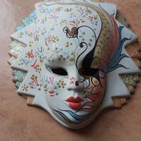 Maschera decorata a mano