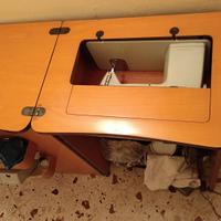 Macchina per cucire elettrica marca singer