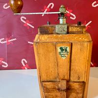 Vecchio macinacaffe’ Peugeot