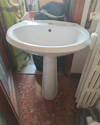 Si vende spechio armadietto e lavandino per bagno