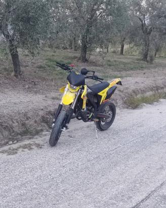 Suzuki valenti 50 