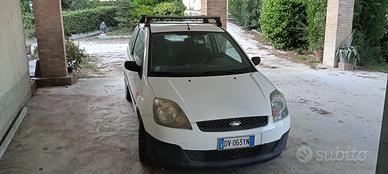 ford fiesta autocarro del 99