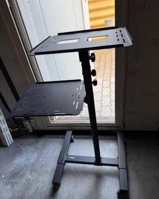 Porta Proiettore e porta Pccon ruote