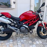 Ducati Monster 696