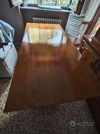 Tavolo e sedie sala da pranzo