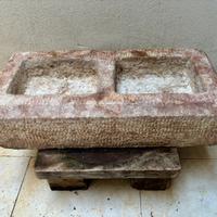 Vasca antica in marmo rosso Verona