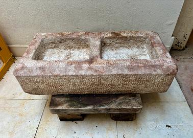 Vasca antica in marmo rosso Verona