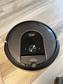 Robot lava e aspira pavimenti ROOMBA i8