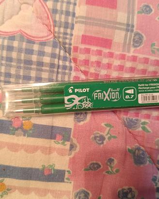 ricariche penne frixion nere e verdi