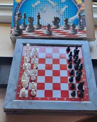 gioco dama-scacchi