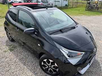 Toyota Aygo Connect 1.0 VVT-i 72 CV 5 porte x-clus