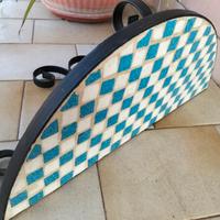 MENSOLINA IN FERRO BATTUTO E CERAMICA