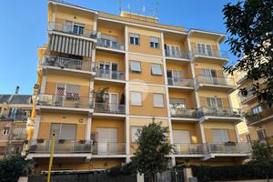 2 LOCALI A ROMA
