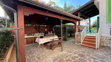 Tettoia in legno