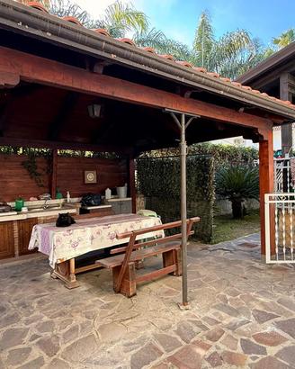 Tettoia in legno