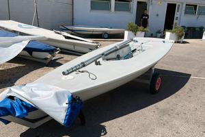 barca vela LASER