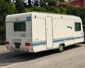Roulotte adria 502