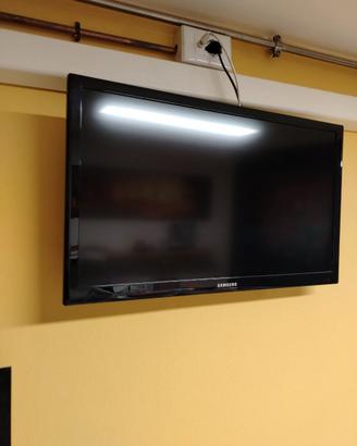 Televisione Sony 24"