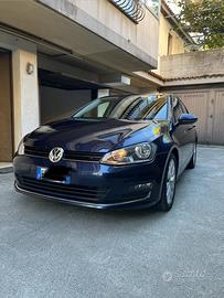 VW. Golf 7 . 2.0  Tdi