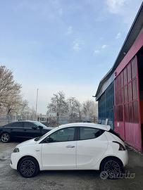 Lancia Ypsilon 1.0 Firefly 5P Hybrid Ecochic
