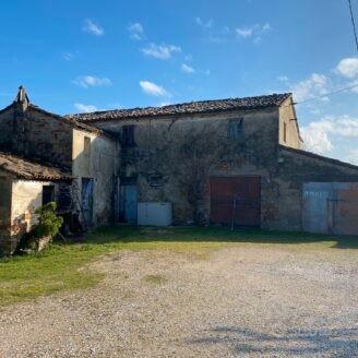 Rudere con terreno, San Costanzo. N/236