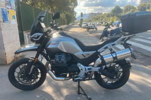MOTO GUZZI V85 STRADA - PARI AL NUOVO - 900 KM -