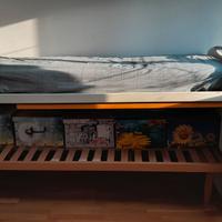 Letto a (mezzo) castello con scrivania