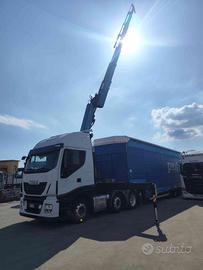IVECO Stralis 460 con gru e semirimorchio collo