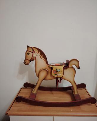 Cavalluccio a dondolo