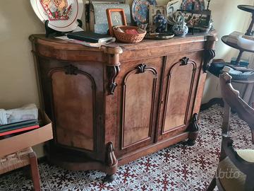 Credenza madia sala da pranzo.