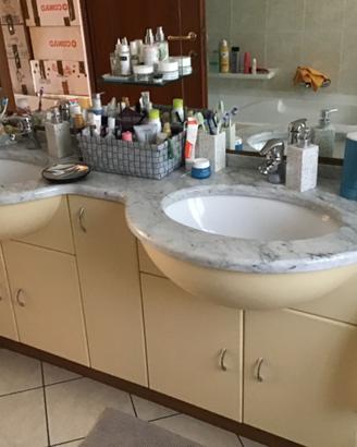 Mobile lavabo doppio ,mobile soggiorno e porta