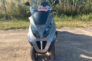 SCOOTER TRE RUOTE PIAGGIO MP3