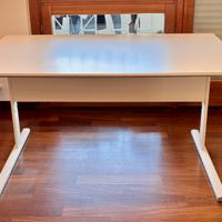 Scrivania bianca cm 138,5x72