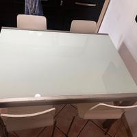 Tavolo in vetro + 4 sedie
