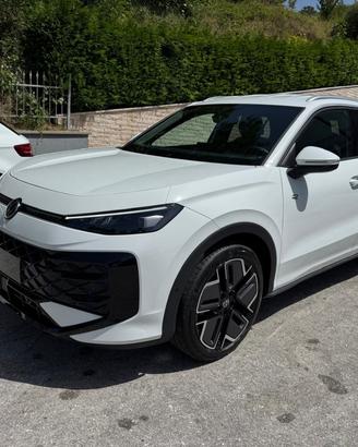 VOLKSWAGEN T-Roc 1.5 eTSI ACT 150 CV DSG R-Line