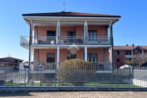 5 LOCALI A SAN FRANCESCO AL CAMPO